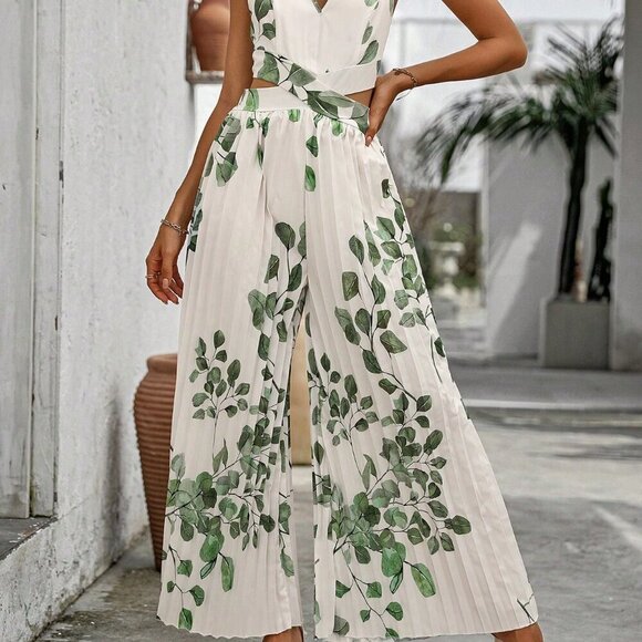 Multicolor Boho Women's V-Neck Plant Printed Pleated Jumpsuit - Picture 6 of 7